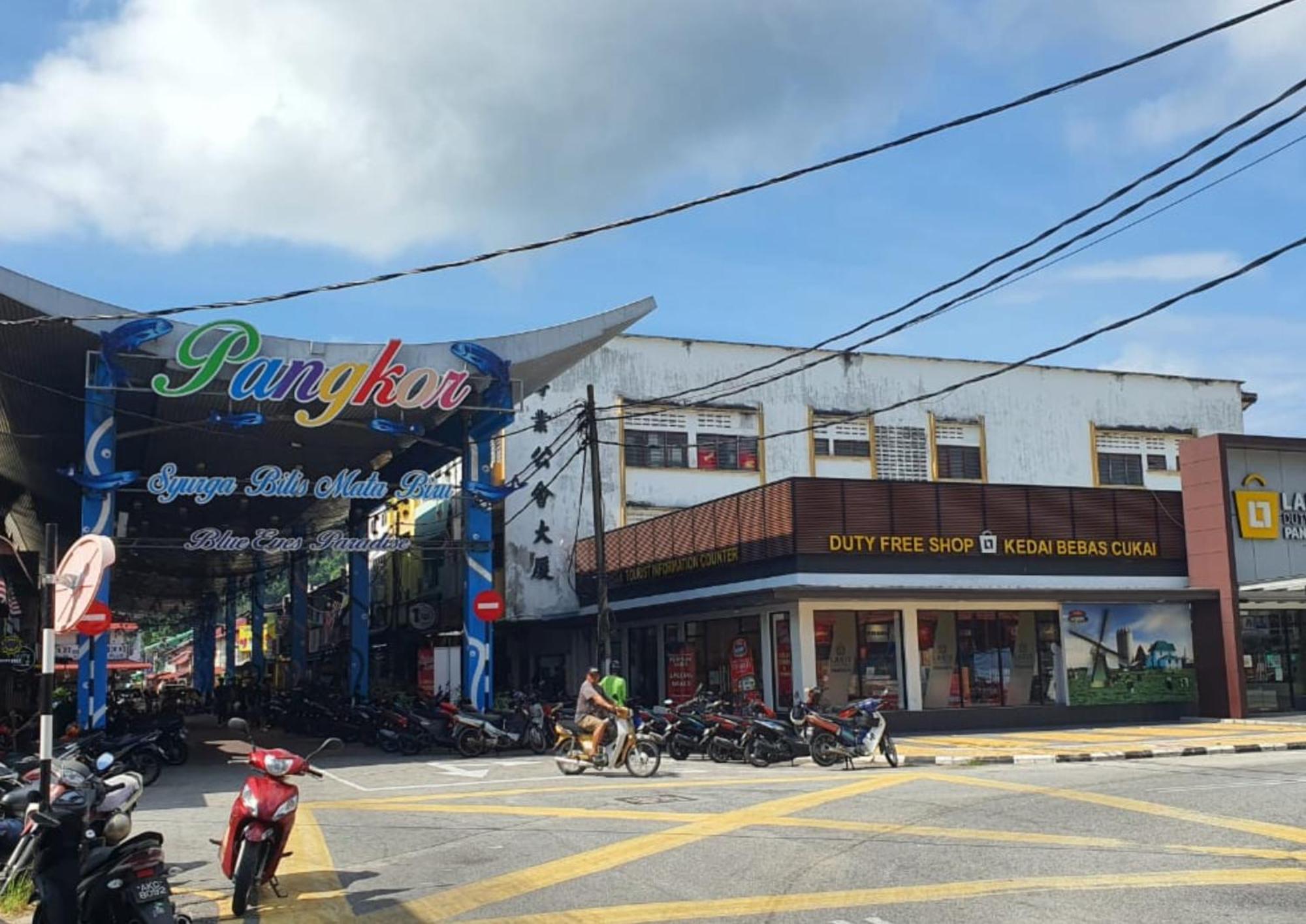 Shoplot Hostel Pangkor Kampong Pasir Bogak Esterno foto