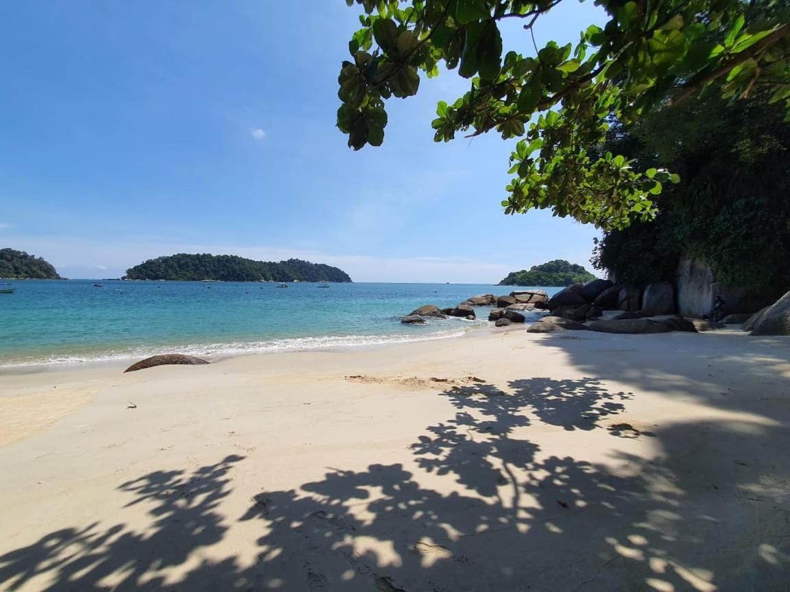 Shoplot Hostel Pangkor Kampong Pasir Bogak Esterno foto